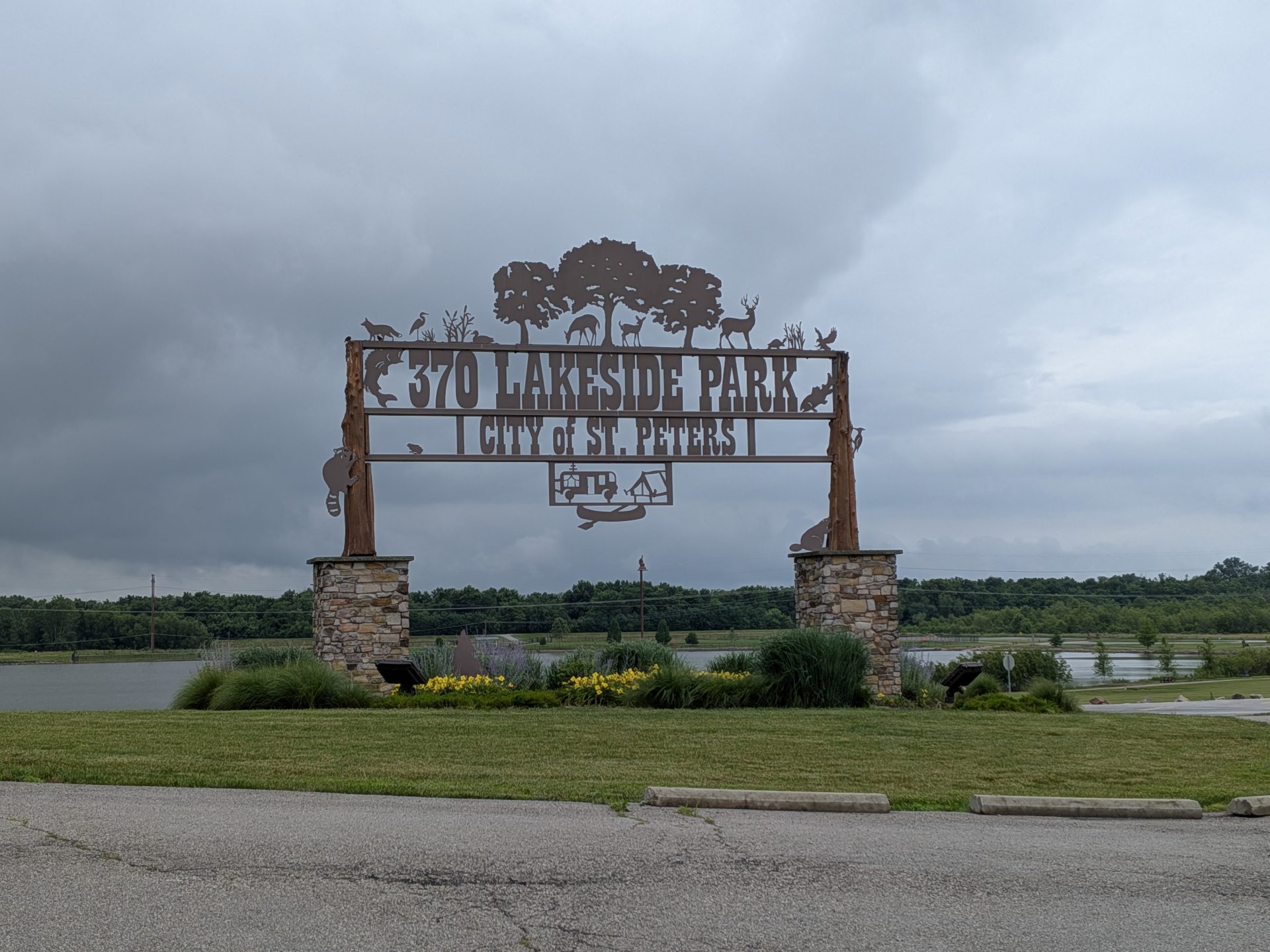 370 Lakeside Entry Sign