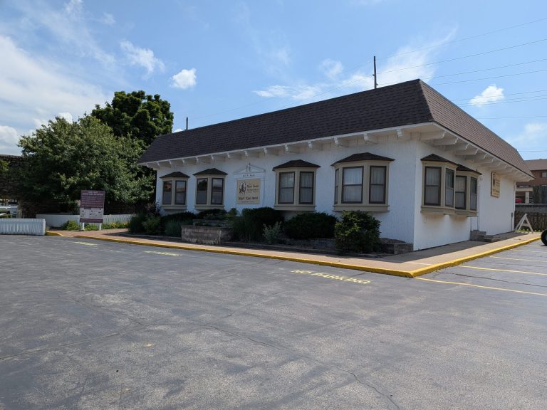 The Mark Twain Boyhood Home and Museum: The Story of Samuel Clemons in Hannibal, Missouri