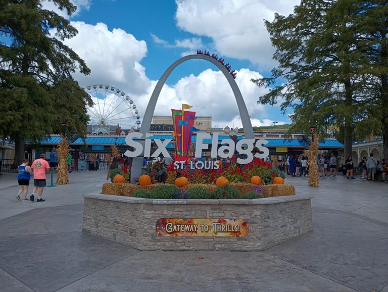 Six Flags St. Louis: The Area’s Largest Amusement Park