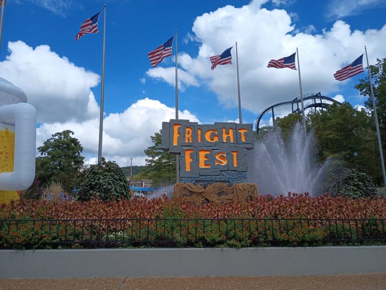 How Much Does it Cost to Go to Six Flags St. Louis?