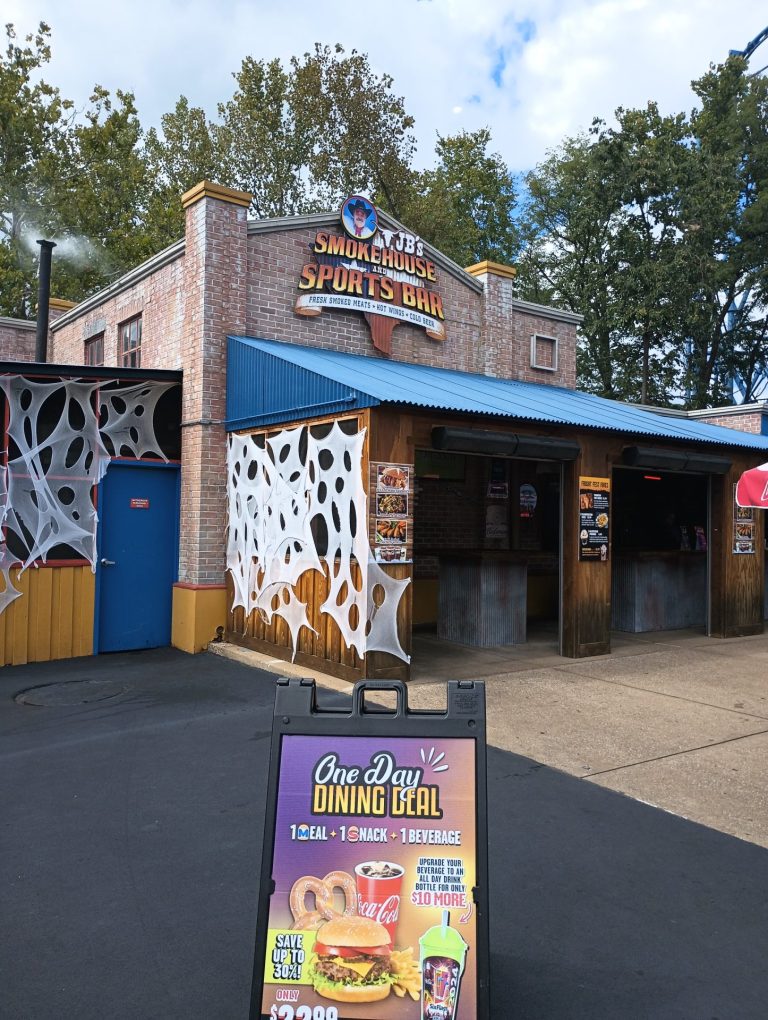 Six Flags Dining 2