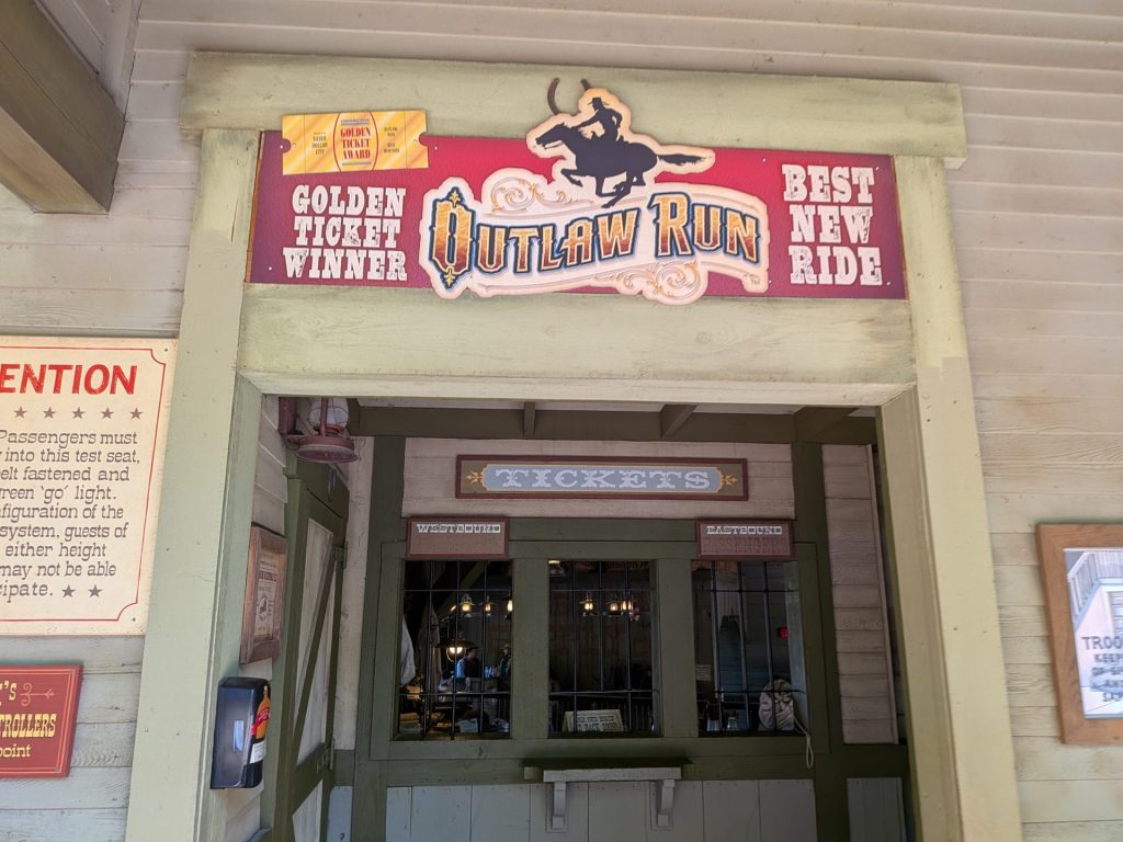 Silver Dollar City - Outlaw Run