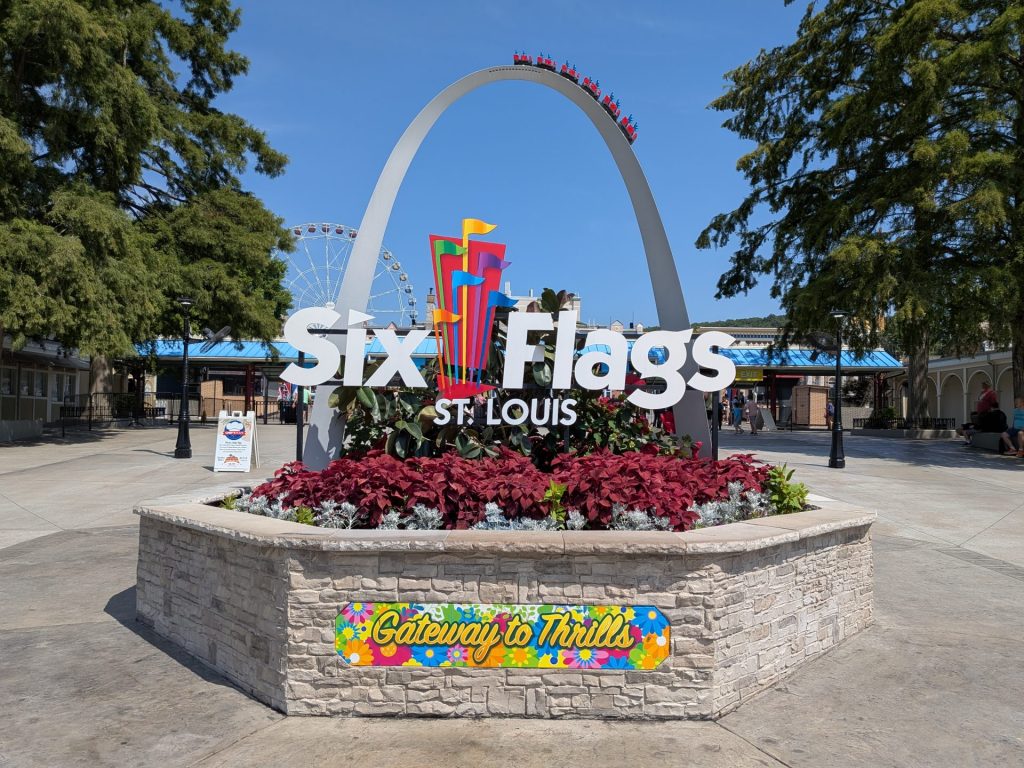 Six Flags St. Louis - Entrance