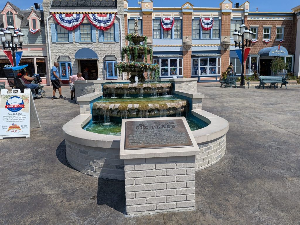 Six Flags St. Louis - Main Street