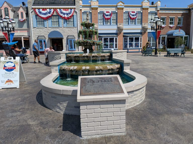 Six Flags St. Louis - Main Street