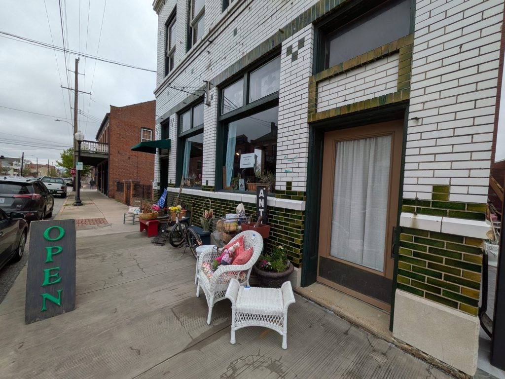 Frenchtown 8 - Black Cat Antique
